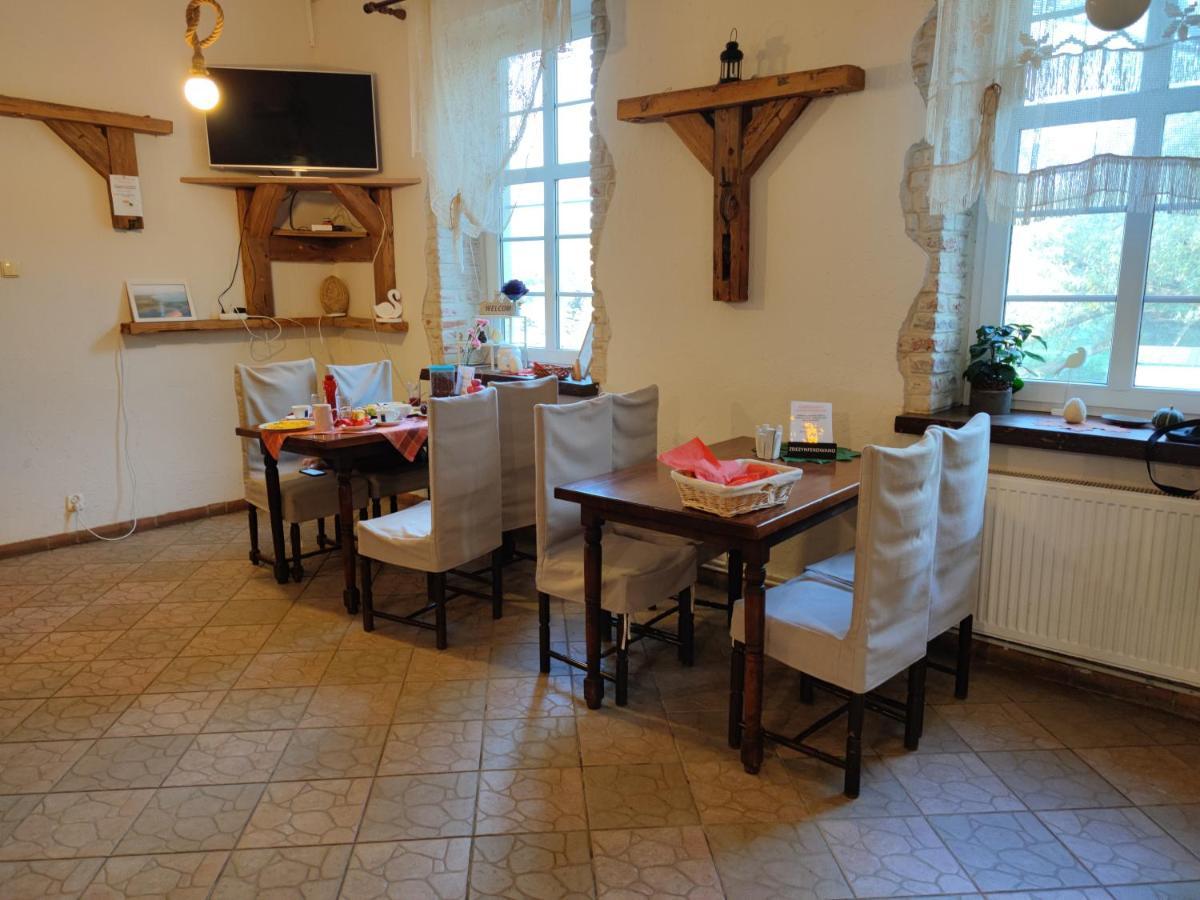 Folwark Luknajno Nad Jeziorem Sniardwy Gospoda Dziedzictwo Kulinarne Warmia-Mazury Mikołajki Luaran gambar